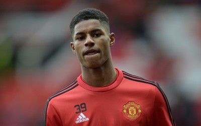 亚投国际-一场足球游戏中的北马其顿队